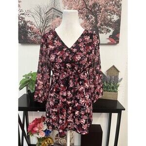 Isabel Maternity By Ingrid & IsabelWomen Top Blouse XS V Neck  Floral 3/4 Sleeve